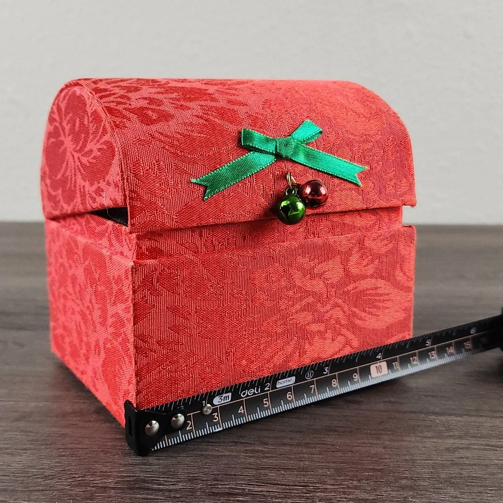 Christmas Music Box‎ Red Brocade Santa Reindeer Here Comes Santa Claus